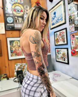 Leticia Bufoni shows her arm tattoos